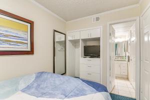 Postel nebo postele na pokoji v ubytování Galveston Condo with Beach Access Near Moody Gardens + 22 fotografií