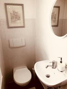 Φωτογραφία από το άλμπουμ του Historisches Chalet im Herzen von Zürich στη Ζυρίχη