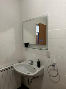 Ένα μπάνιο στο Gemütliche Ferienwohnung-Appartement