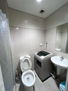 Bathroom sa JAL's Cozy Haven