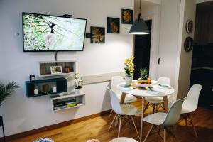 Televisyen dan/atau pusat hiburan di Apartman Perunika D9 - Divčigora