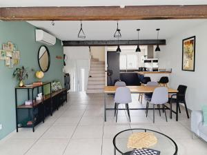 Χώρος καθιστικού στο Confort et Style Maison Cosy 3 Chambres Narbonne