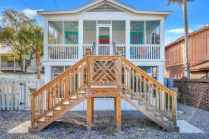 Fotografie z fotogalerie ubytování Splash Inn Lower Unit: Heated Pool & Walk to Beach v destinaci Tybee Island + 35 fotografií