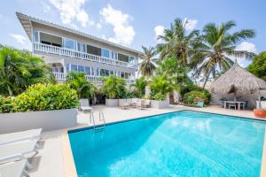 Bassein majutusasutuses JT Curacao Apartments või selle lähedal