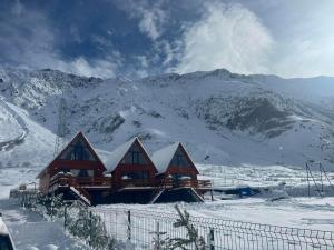 Cozy Home Kazbegi v zimě
