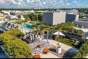 Bazén v ubytování myBoulan Miami Beach Convention Center nebo v jeho okolí