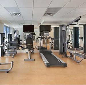 Fitness centrum a/nebo fitness zařízení v ubytování myBoulan Miami Beach Convention Center