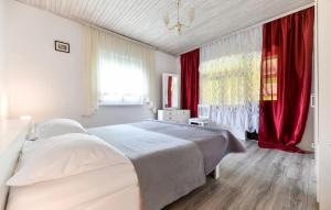Posteľ alebo postele v izbe v ubytovaní Six-Bedroom Holiday Home In Sv, Filip I Jakov