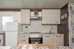 A kitchen or kitchenette at Casa Caterina
