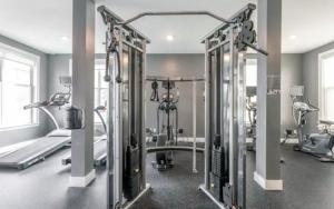 The fitness centre and/or fitness facilities at H4N Furnished Apartments Near Naval Station Norfolk