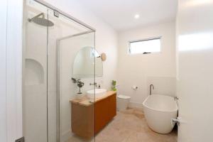 Et badeværelse på Palm Springs in Port Lincoln! + 15 billeder