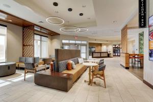 Lobbyen eller receptionen på Drury Plaza Hotel Tallahassee