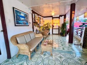 Χώρος καθιστικού στο Seaside Hostel Malapascua