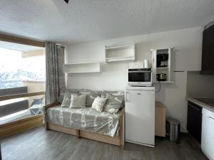 Kuchyň nebo kuchyňský kout v ubytování Studio 3 pers. avec balcon sud, accès pistes, quartier Preyerand, Les Menuires - FR-1-452-386 + 12 fotografií