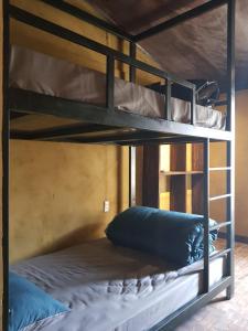 ein paar Etagenbetten in einem Zimmer in der Unterkunft Maison de Hill Home in Dồng Văn