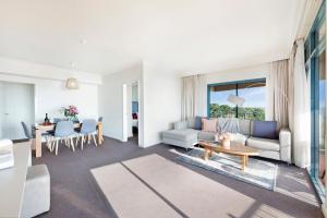 O zonă de relaxare la Oceanview Corner - Resort-like Living with Pool