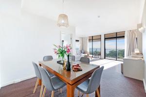 O zonă de relaxare la Oceanview Corner - Resort-like Living with Pool