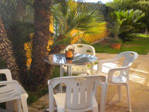 A garden outside Villa Nespole e Vermentino