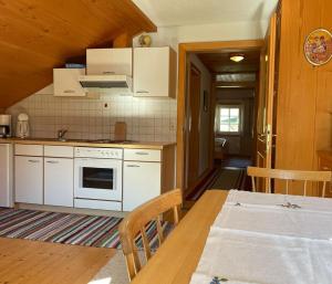 Kuchnia lub aneks kuchenny w obiekcie Klausmoarhof
