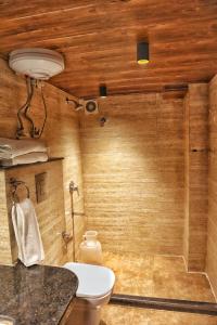 Ένα μπάνιο στο Wonder Woods Boutique Hotel