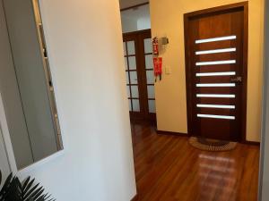 棕榈滩Palm beach Sydney, Modern home with water view的相册照片