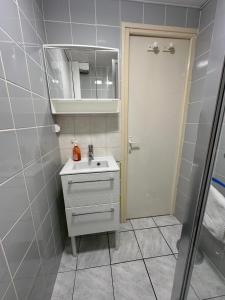 Bilik mandi di Amiénoise 5 chambres proche Centre Ville +28 gambar