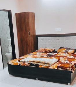 Gallery image of SHUBHAM VILLA -- Super Deluxe Rooms -- LPU Law Gate in Phagwāra