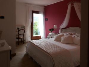 A bed or beds in a room at Villa San Giorgio