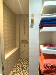 Postel nebo postele na pokoji v ubytování Apartments Bogic