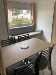 Gallery image of Mobil-home 4 places climatisé dans camping 4* in La Tremblade