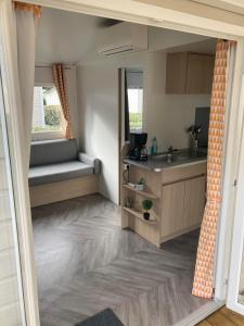 Gallery image of Mobil-home 4 places climatisé dans camping 4* in La Tremblade