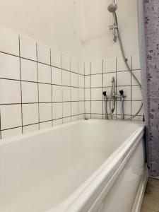 Een badkamer bij Lägenhet i centrala Lidköping - MyHostel