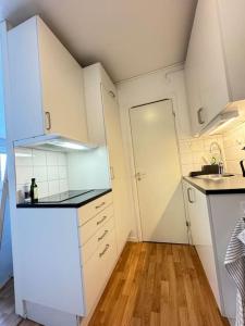 Cucina o angolo cottura di Lägenhet i centrala Lidköping - MyHostel
