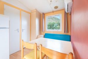 Afbeelding uit fotogalerij van Falaguera Bungalow 4 in Bárig +19 foto's