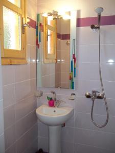 Ванная комната в zacharoularooms3