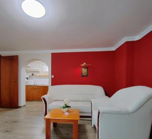 A seating area at Hévíz Apartman Hévíz