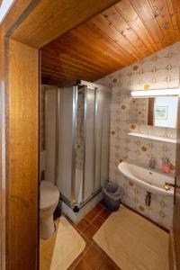 Kúpeľňa v ubytovaní Gästehaus Haffner + 37 fotografií