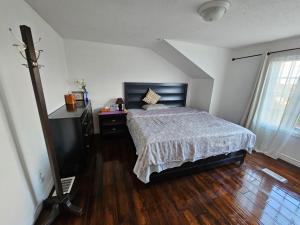 Postel nebo postele na pokoji v ubytování Quiet cozy room