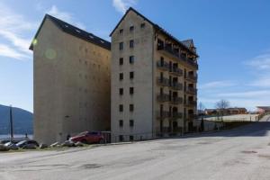 Το κτήριο όπου στεγάζεται  το διαμέρισμα +2 φωτογραφίες