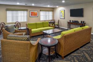 TV a/nebo společenská místnost v ubytování Hilton Vacation Club Polynesian Isles Kissimmee