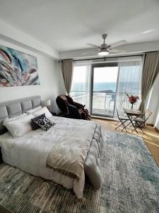 Lova arba lovos apgyvendinimo įstaigoje Luxury Beachfront Studio Apartment Marjan Island