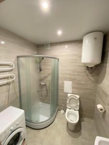 Ένα μπάνιο στο FlatService Smart House