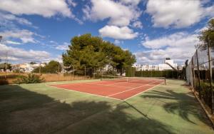 Tennis- og/eller squashfaciliteter på Casa privada en primera línea - Tres Playas ALBERT VILLAS eller i nærheden + 29 billeder