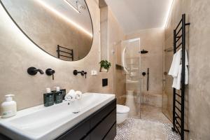 Koupelna v ubytování Luxurious 3bed very spacious apt in the best area
