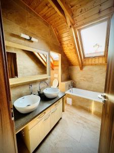 Koupelna v ubytování Chata Odeta