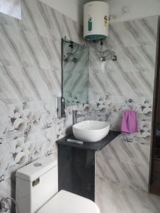 Phòng tắm tại Thar Olive Cottages Pilani