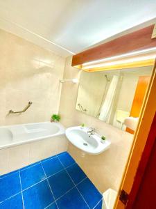 Ένα μπάνιο στο Resort Albufeira T1, Praia da Oura