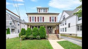 Gallery image of Black Rock Home - 4 bed - jacuzzi bath - beach in Bridgeport +20 photos