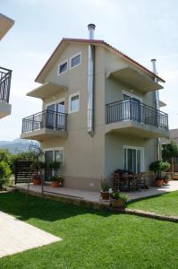 The building in which the holiday home is located