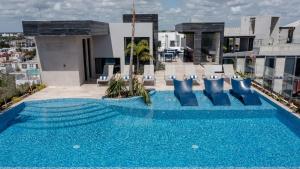 Πισίνα στο ή κοντά στο Cozy Studio Pool and Roof Lounge Beach 5 Blocks